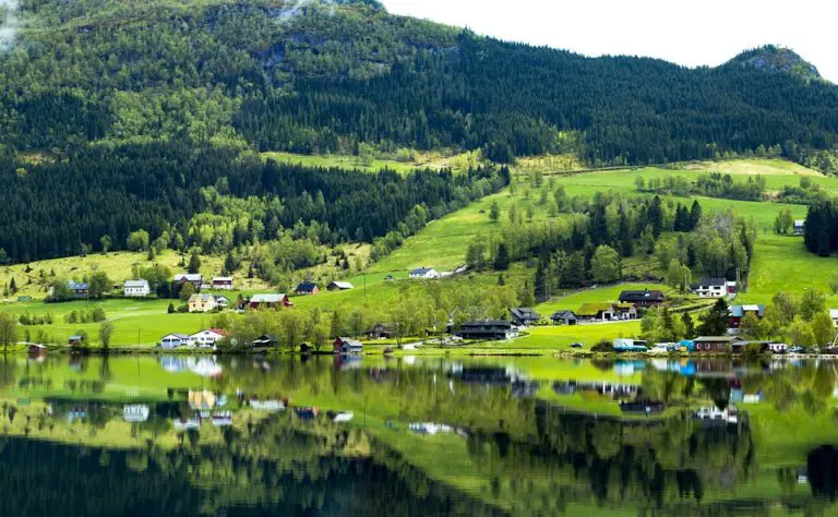 Must-See Attractions in Barbu: Exploring the Untouched Wonders of Norway