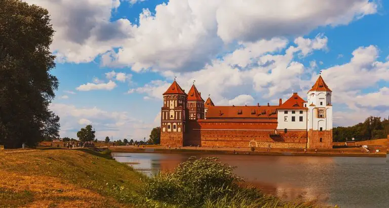 Exploring the Hidden Gems of Maladzyechna, Belarus: A Traveler’s Guide