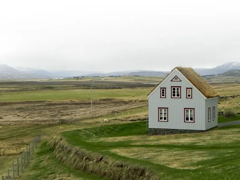 Exploring the Hidden Gem of Iceland: Útskálar – A Must-Visit Destination